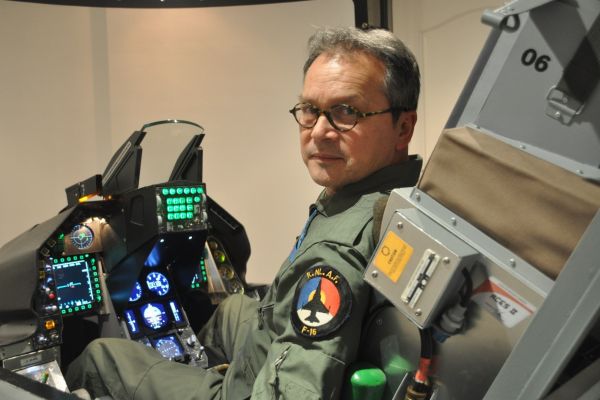 Felix Gayet bouwde zijn eigen F-16