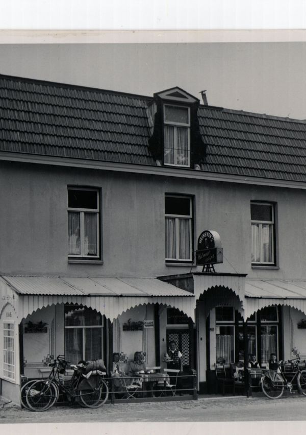 Hotel-Café ‘In de Locomotief’ oftewel de Pier