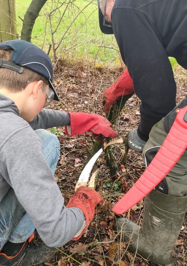 Ouder-kind workshop Maasheggenvlechten, met Govert Sweep